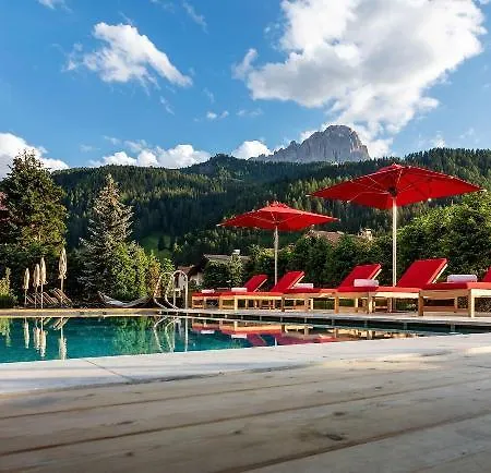 Tyrol Hotel 4*