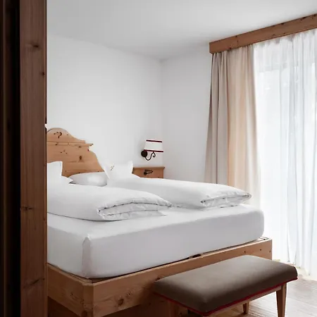 Tyrol Hotel