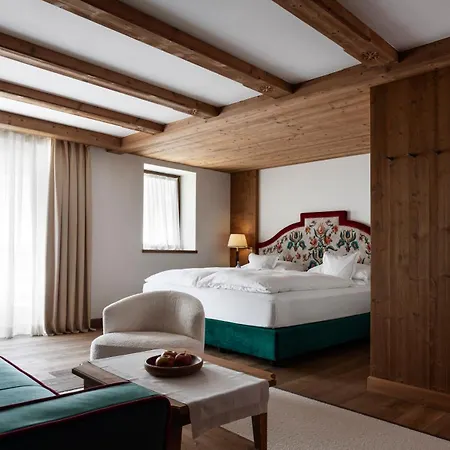 Tyrol Hotel 4*